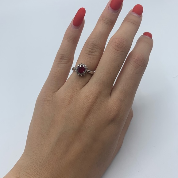 Engagement ring - Picture 5 of 6